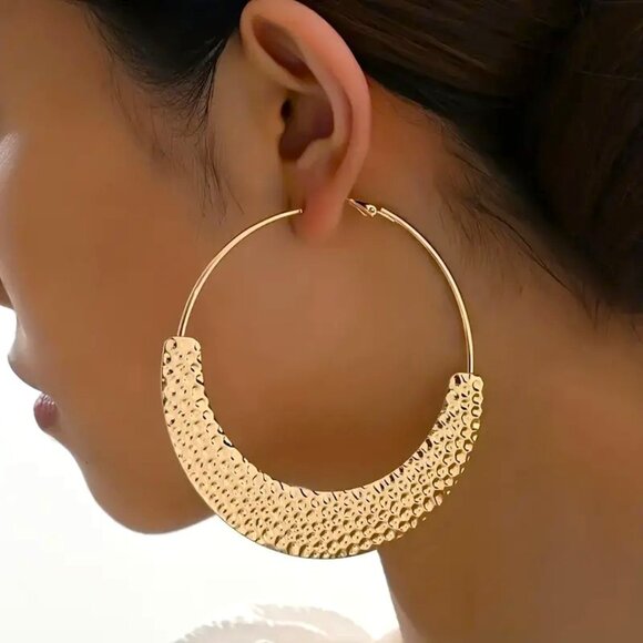 Earrings Gold Hoops Statement Large Bold Dangle Diva Hammered Stylish Glam Retro - Picture 2 of 4